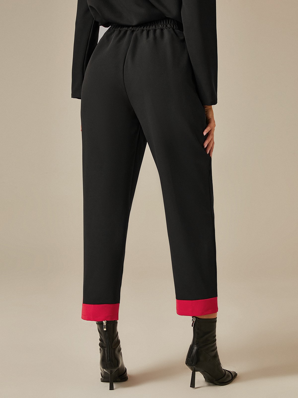 Pantalon long urbain à coupe régulière et à blocs de couleurs pour femmes