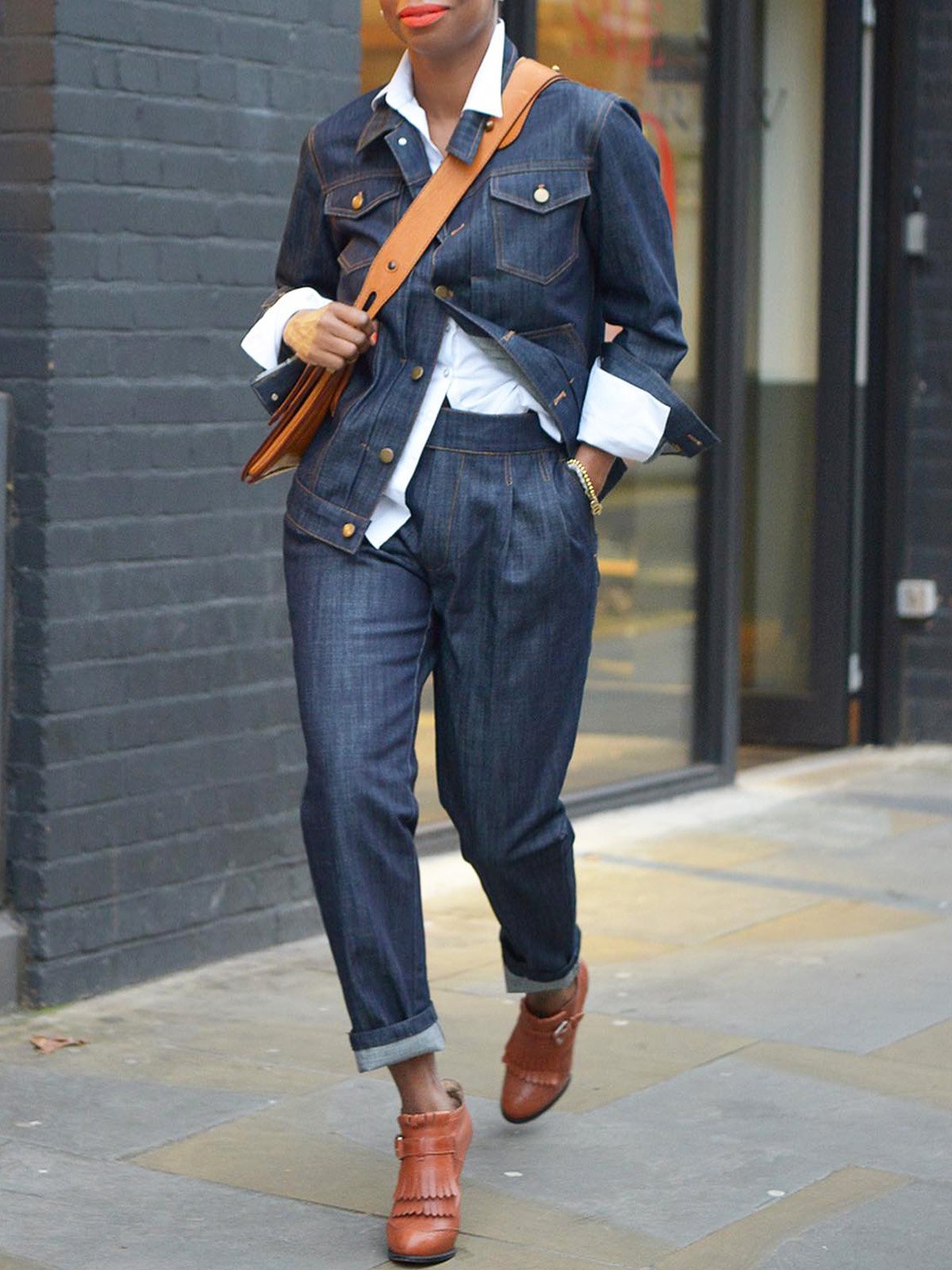 Manteau urbain en denim à manches longues à col de chemise avec poches pour femmes