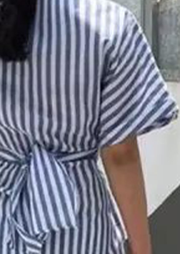 Robe Rayée Droite à Manches Courtes et à Col Rond